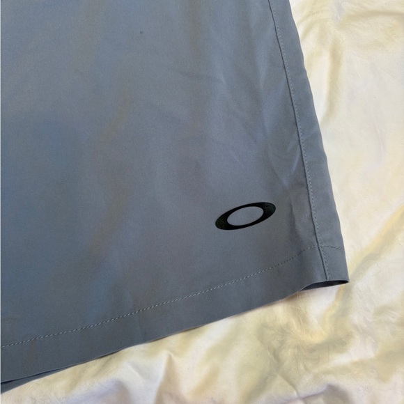 Oakley Men's Light Gray Hybrid Shorts - Picture 2 of 10